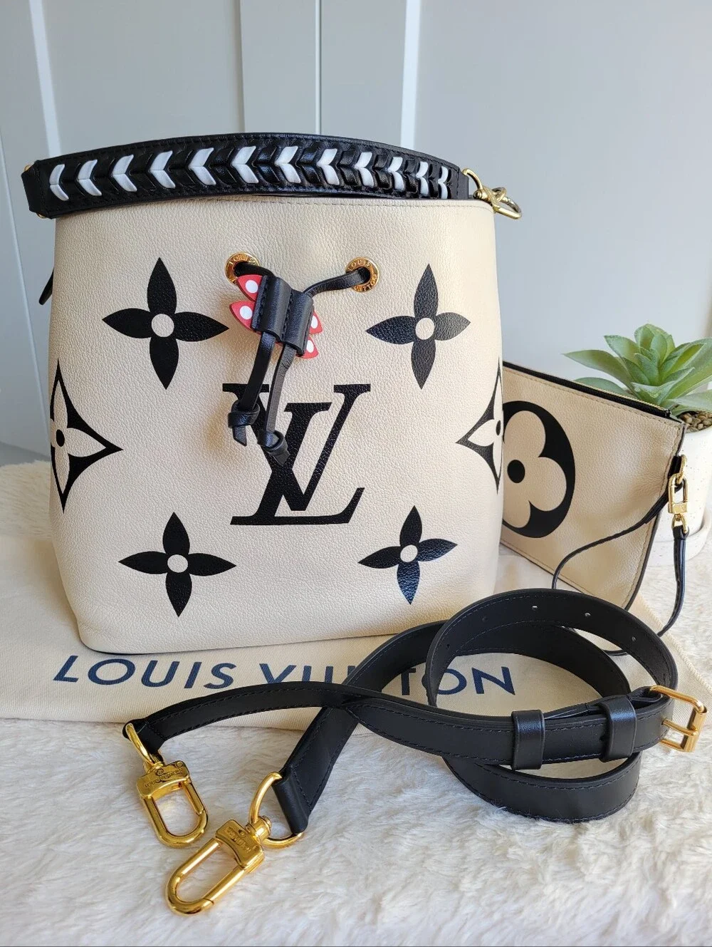 💕LIMITED Edition Louis Vuitton Neo Crafty Giant Noe Ivory Creme Black Empreinte